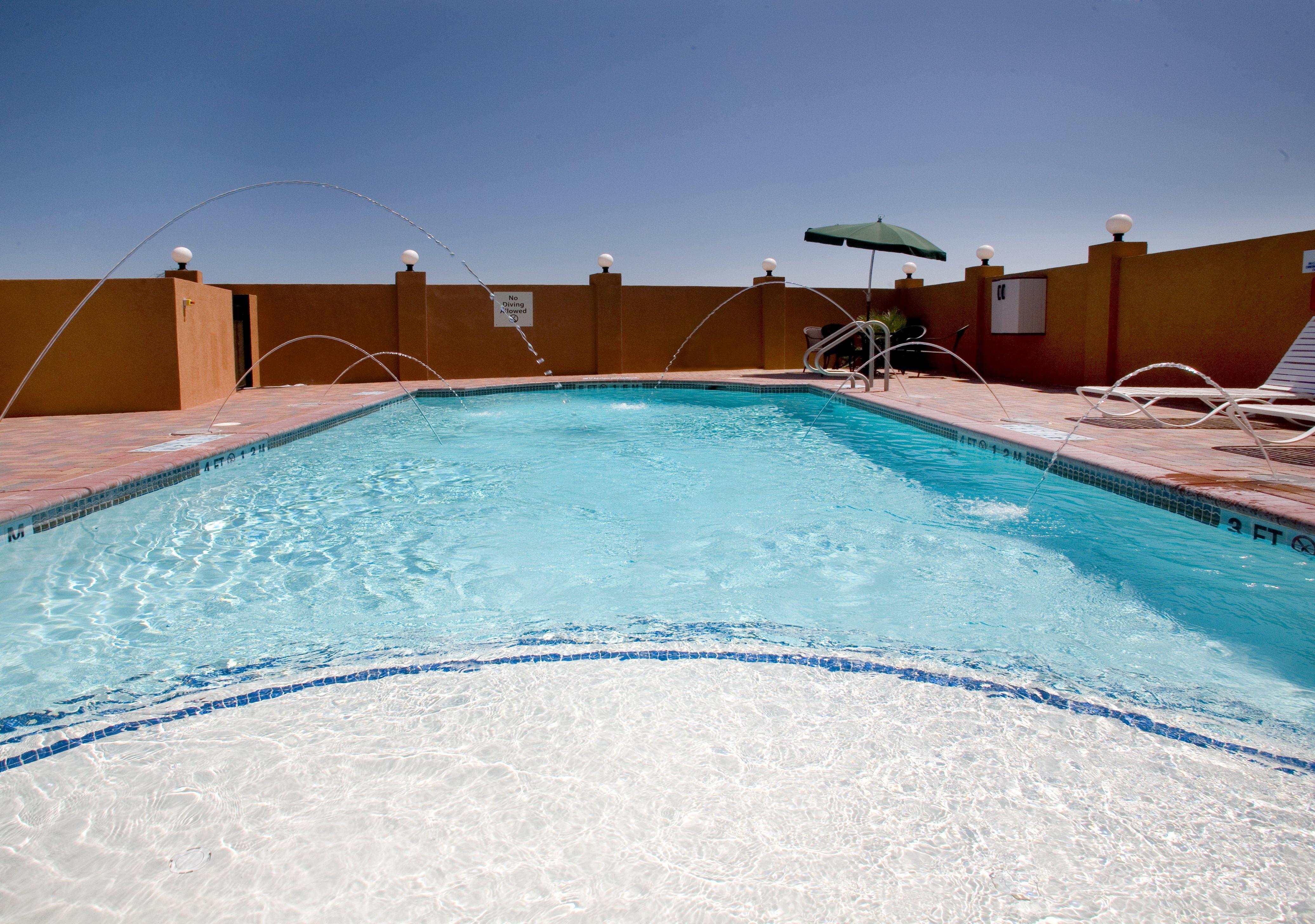Holiday Inn Express Hotel And Suites Kingsville By Ihg Exterior photo